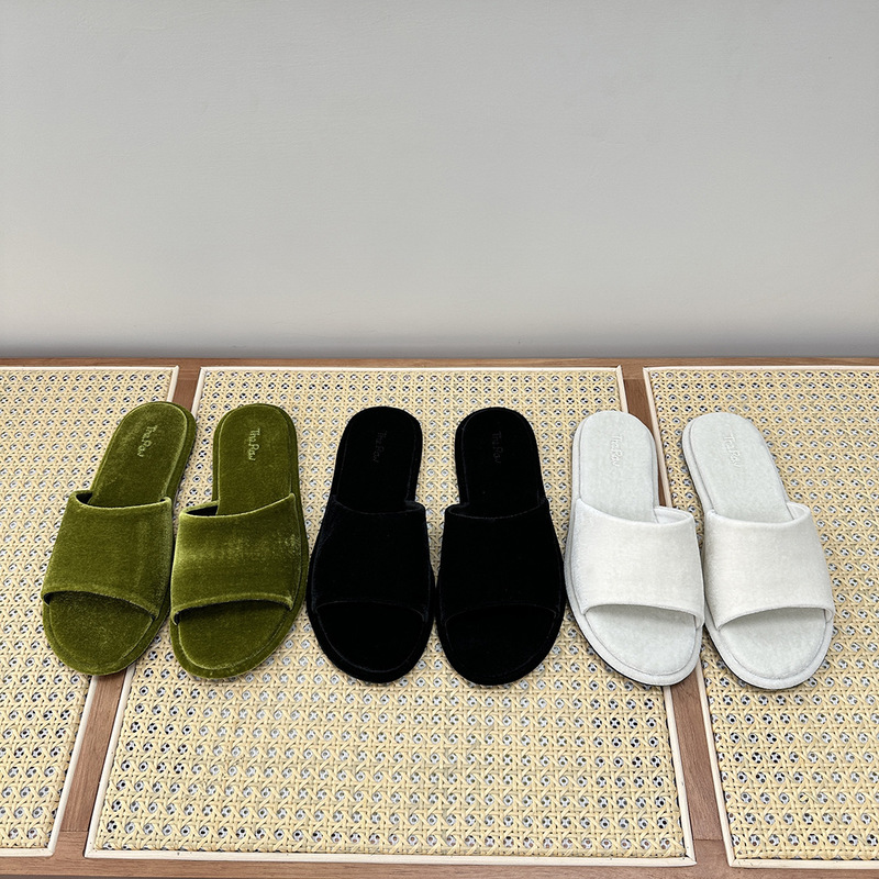Niche High-End Velvet Slippers for Women, New Summer Style, Flat Open-Toe Casual Fashion Sandals for Outdoor Wear