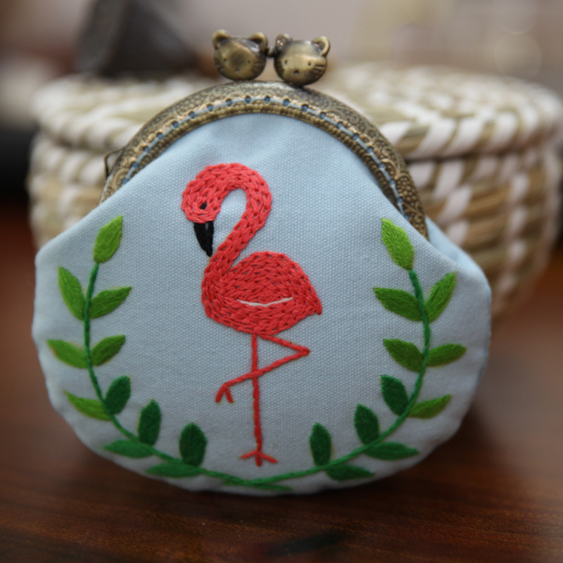 Bordado DIY boca hecha a mano paquete de material de la bolsa de oro auto-Bordado de estilo Europeo tridimensional bolsa de tela creativa de almacenamiento billetera