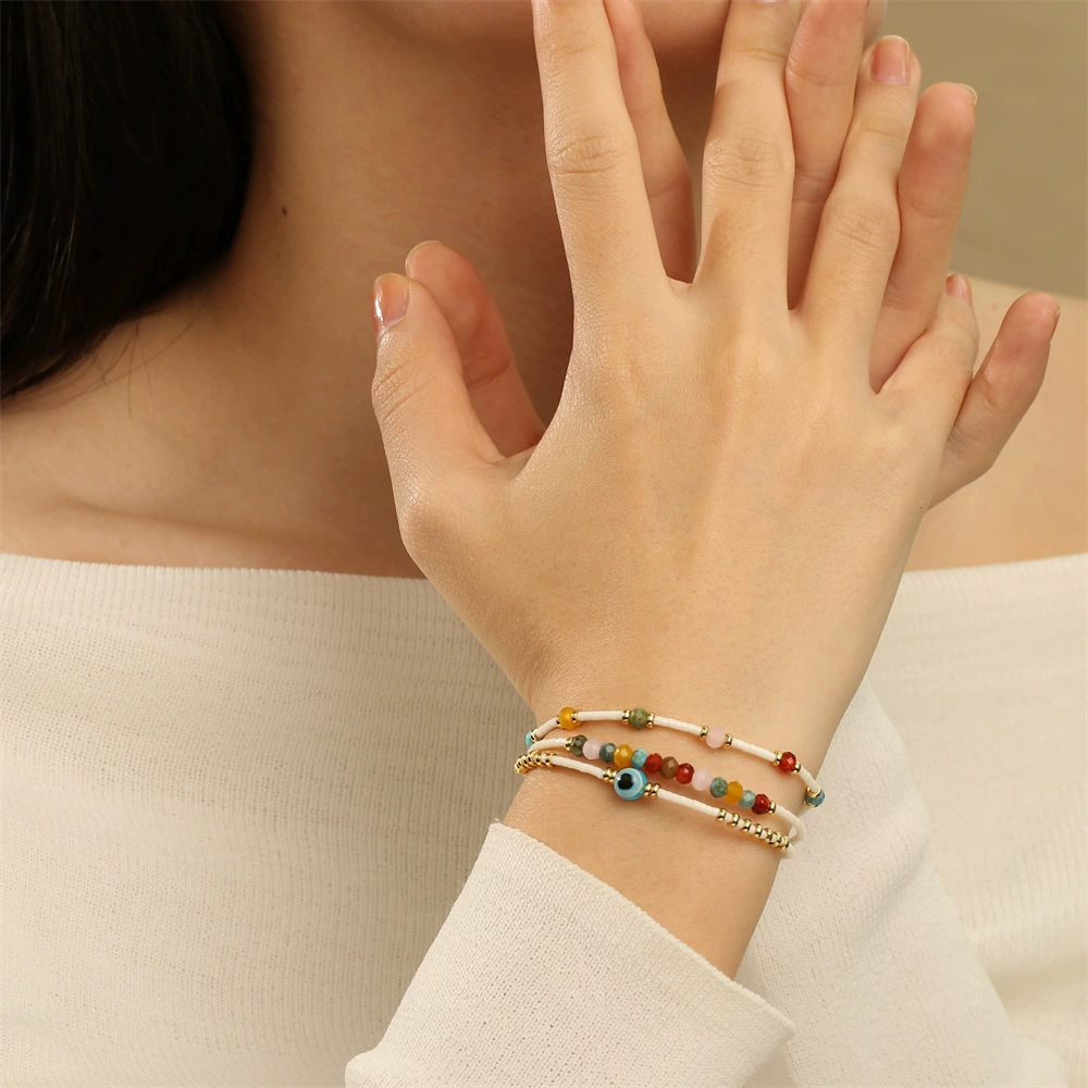 Adjustable beaded bracelet, simple and elegant design, with gem, boho style