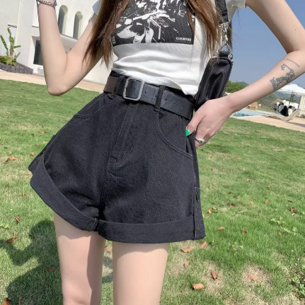 검은색