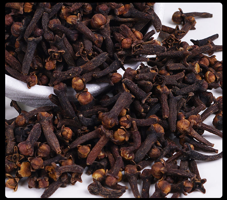 Clove Buds (Syzygium aromaticum) — Dried Ding Xiang Spice & Food Herb, 500g in use