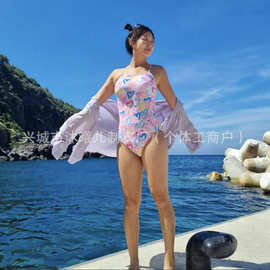 2025韩国ins速竞速入门系列彩虹心中叉有胸垫竞速泳衣女士游泳
