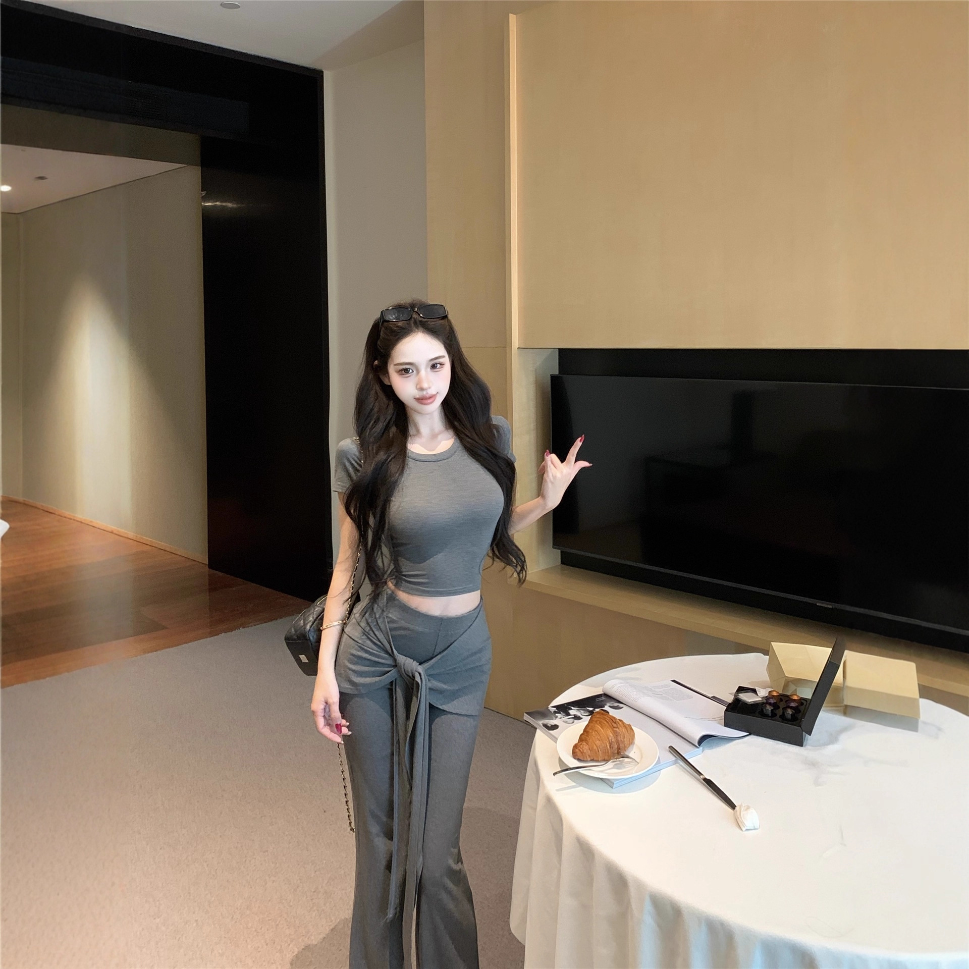 Gray Tight Round Neck Short-Sleeved T-Shirt Women's Summer Casual Suit Fake Two-Piece Micro-Flared Pants Two-Piece Set