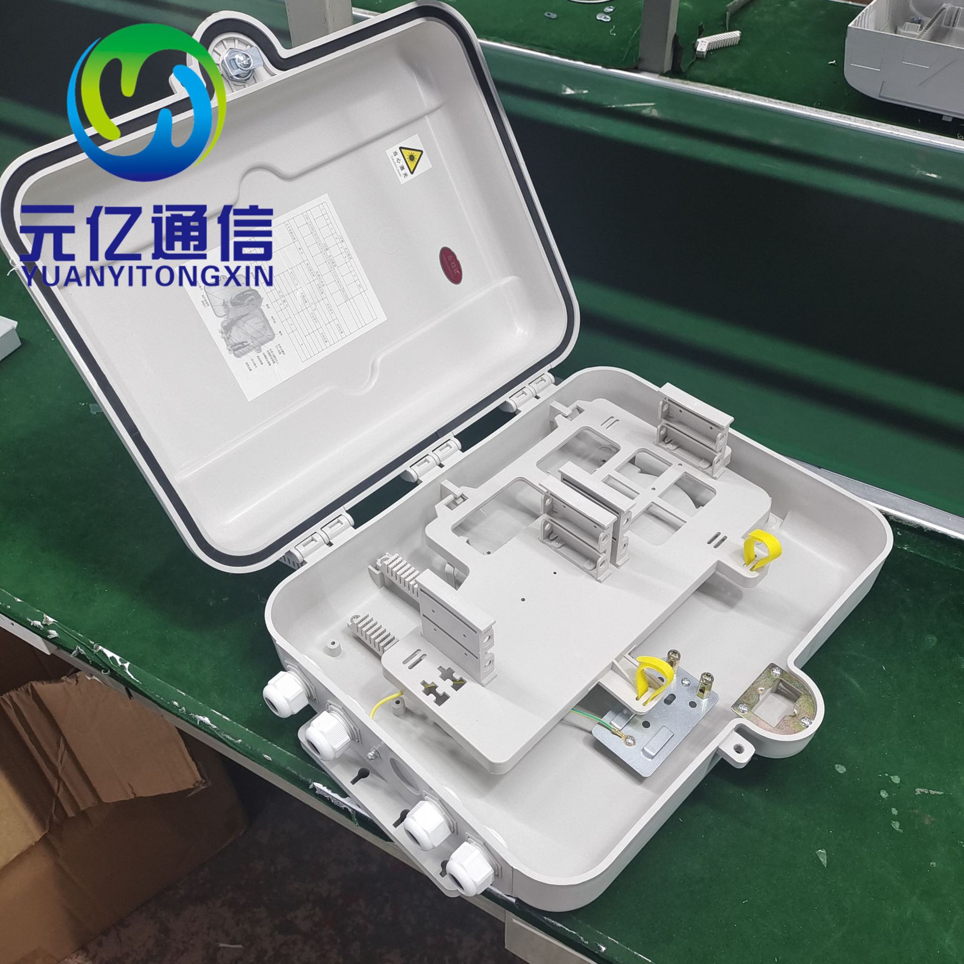 仿SMC32芯四槽位分纤箱 壁挂抱杆光纤分线盒光纤配线箱48芯 防水