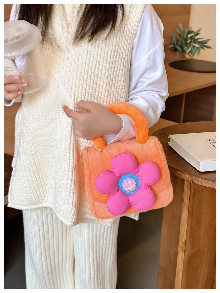 Women's Medium Plush Flower Cute Square Flip Cover Crossbody Bag display picture 17