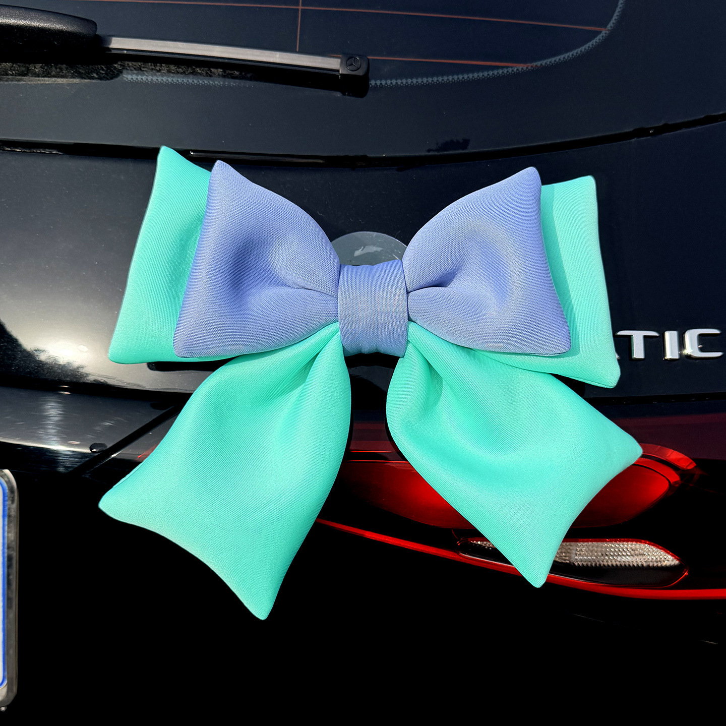 Auto pegatinas de automóviles arco decoración baúl motocicleta eléctrica colgante accesorios de cola muñeca muñeca