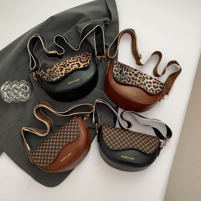 Simple and beautiful one shoulder underarm bag trend 2024 new wide shoulder strap saddle bag semi circular stylish messenger bag for women_voghion.com