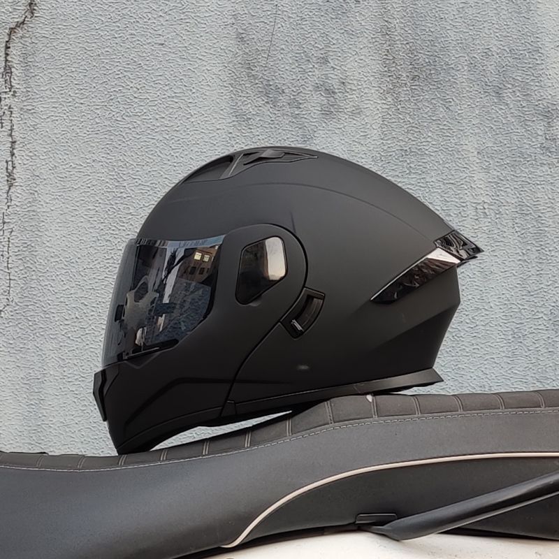 Motocicleta con doble espejo, casco para hombres y mujeres, casco para motocicletas, cuatro estaciones, cola de locomotora, casco Bluetooth, nuevo estándar nacional