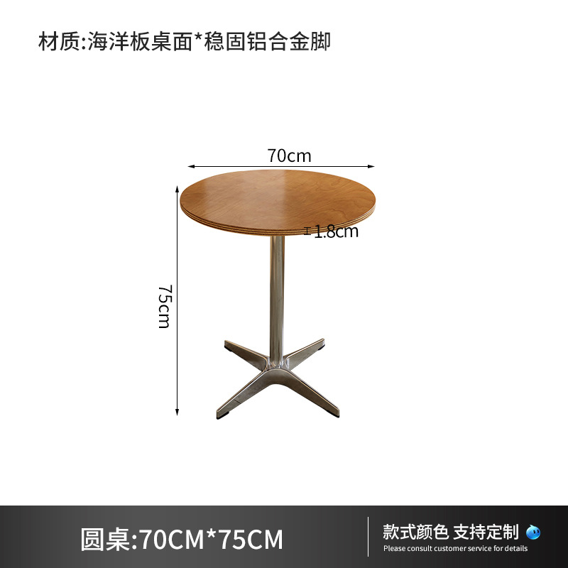 Mesa y silla de mesa