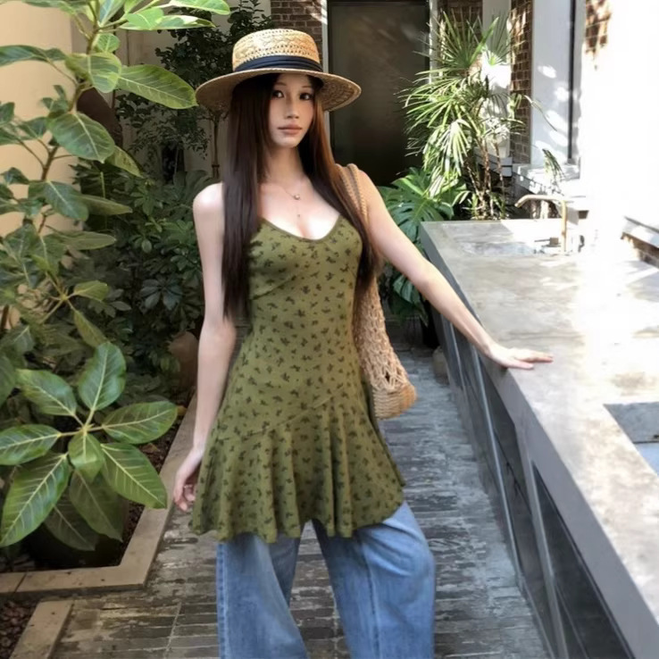 Vacation Dress Yunnan Dali Erhai Travel Dopamine-Style Spaghetti Strap Dress Xishuangbanna Outfit Women's Summer Green Vacation Dress Yunnan Dali Erhai Travel Dopamine-Style Spaghetti Strap Dress Xishuangbanna Outfit Women's Summer Green