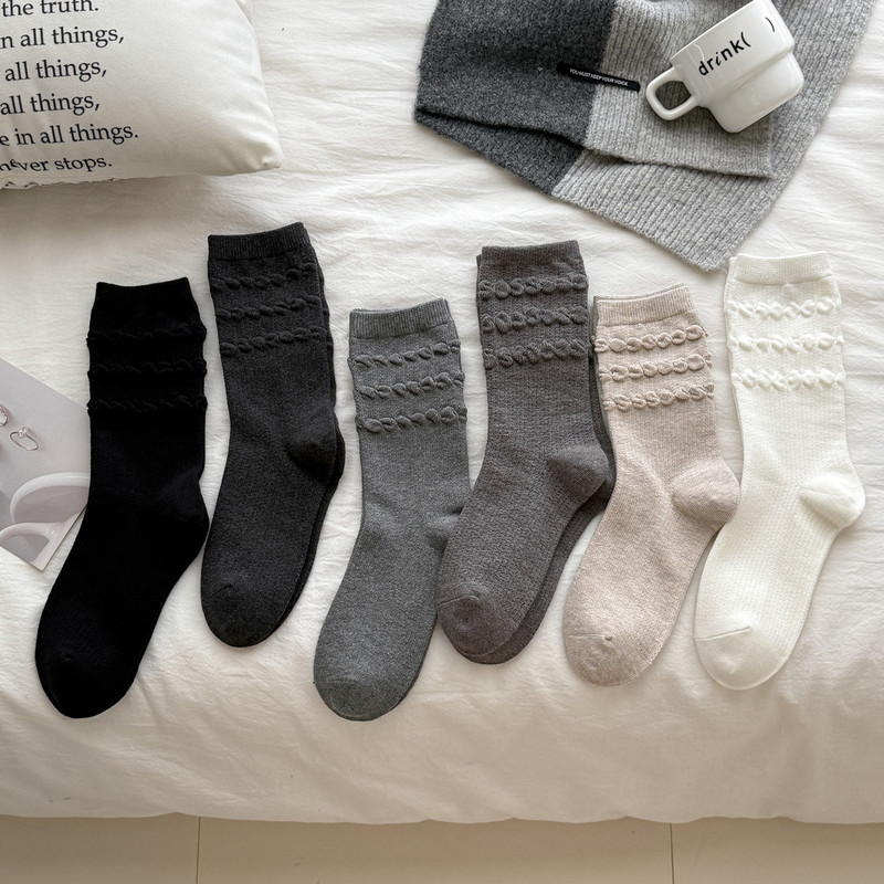 Zhuji women's socks, Korean style mid-calf socks with bubble trim and lace, stacked socks, college style, versatile pleated design long socks Zhuji women's socks, Korean style mid-calf socks with bubble trim and lace, stacked socks, college style, versatile pleated design long socks