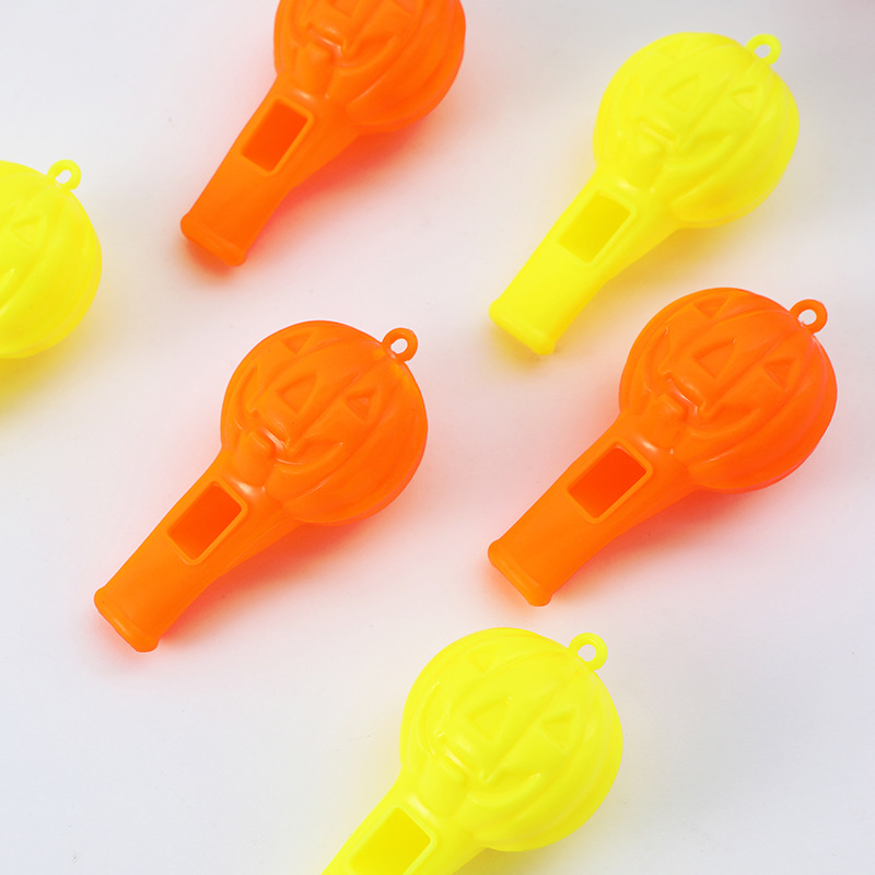 Halloween Ghost Festival atmósfera Disposición de suministros Regalos navideños calabaza de plástico silbato juguetes pequeños para niños