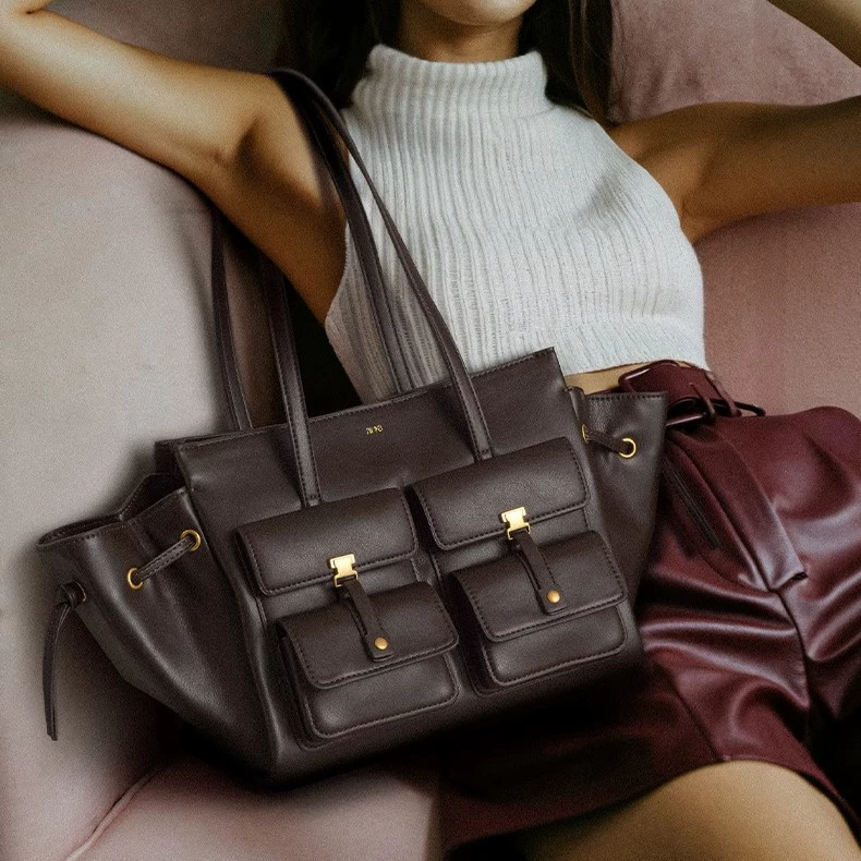 Handheld capacious shoulder bag, one-shoulder bag
