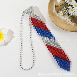 化妆服饰道具;塑料工艺品;节庆用品