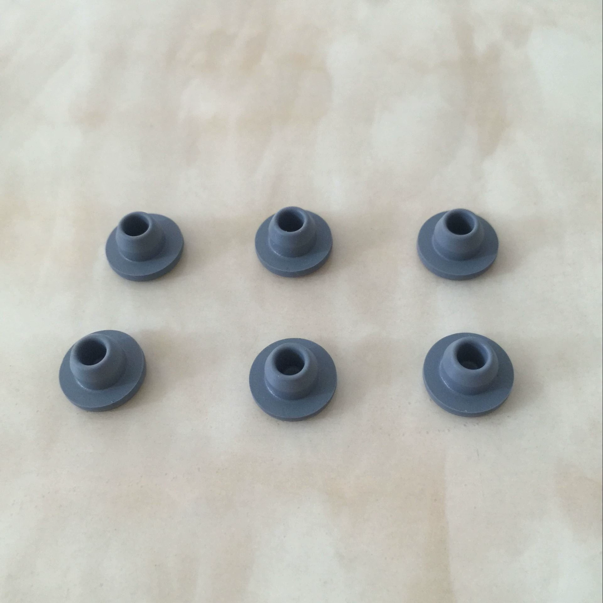 Готовые поставки, прямые продажи с фабрики, гарантия качества, 13 мм, плоская резиновая пробка, бутилкаучуковая пробка