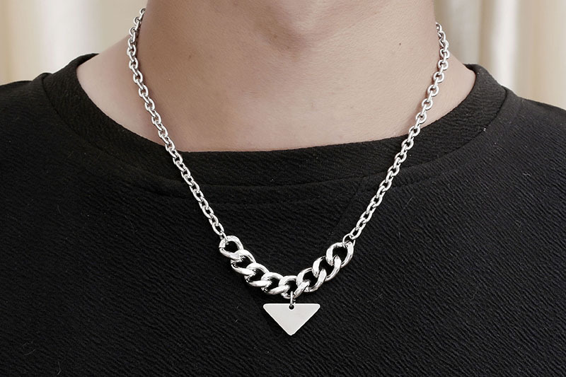 Hip-hop Rock Modern Style Triangle Titanium Steel Polishing Chain Unisex Pendant Necklace display picture 3