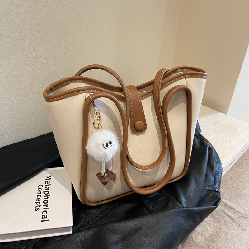 Popular bag for women this winter New Korean style retro large capacity class commuter shoulder bag Fashion Tote Bag Popular bag for women this winter New Korean style retro large capacity class commuter shoulder bag Fashion Tote Bag