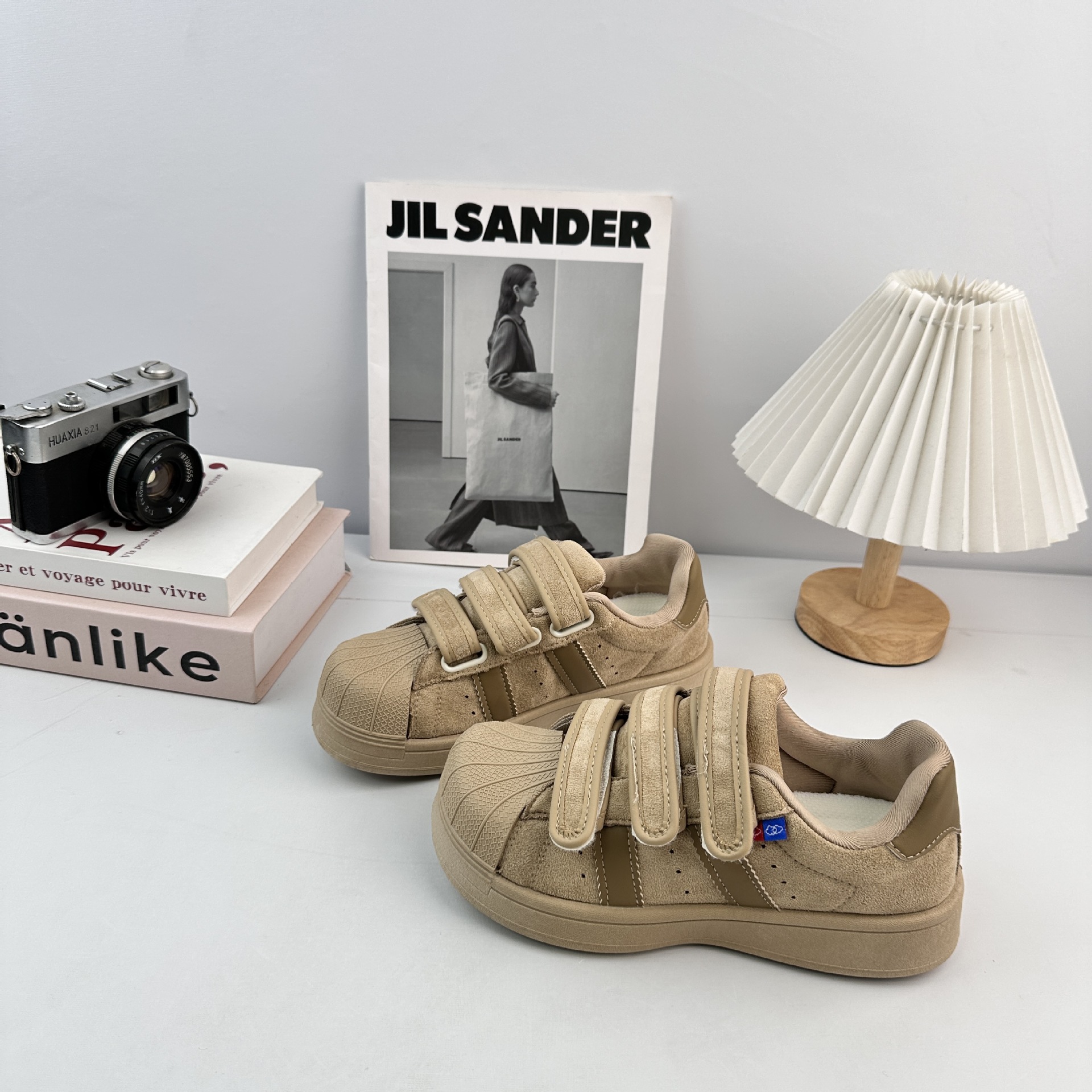 Zapatos de entrenamiento de Velcro de ondas remotas, zapatos de entrenamiento de mujeres feas, capibara, cabeza grande, 2025 zapatos deportivos casuales de moda de otoño