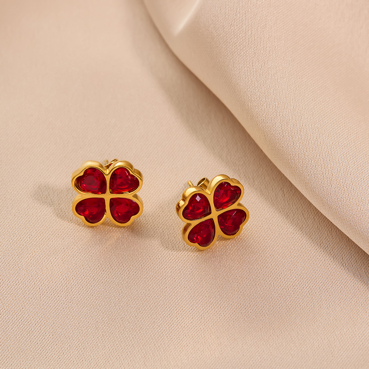 Europa y los Estados Unidos de moda simple de color cuatro hojas Zircon pendientes de aretes de alta calidad lujoso ligero versátil orejetas de viaje image 4
