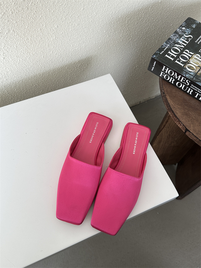 Demi-pantoufles à fond plat Style Hyuna pour femmes, pantoufles de sortie d'été à bout carré, bouche peu profonde, à petits talons OL, nouvelle collection printemps 2024_voghion.com