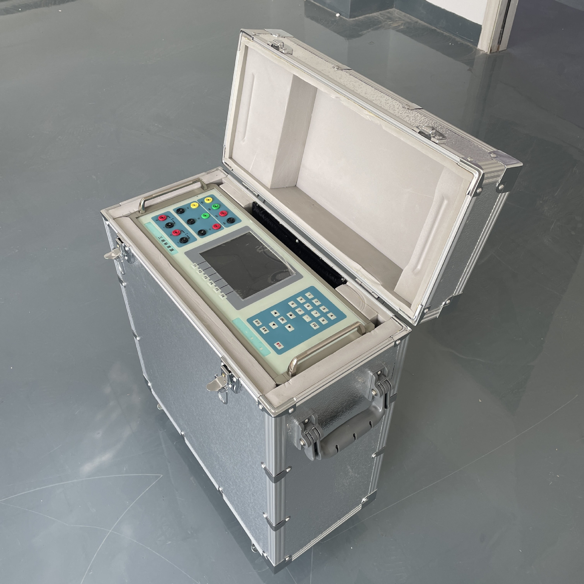 三相标准源 (2).JPG