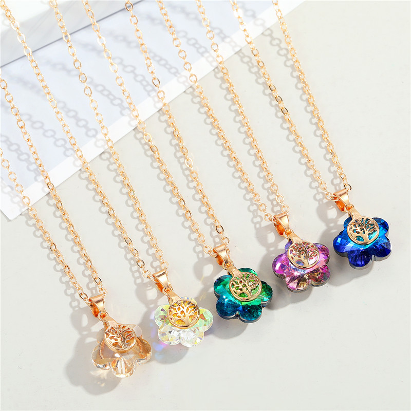 Europe And America Cross Border Ornament Fashion Flower Necklace Simple Geometric Pendant Multi-color Temperament Clavicle Chain Women display picture 1