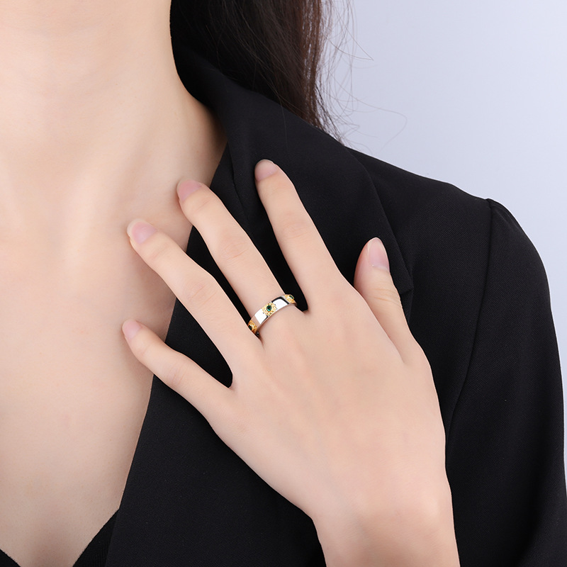 Zhuang Sheng joyería S925 plata simulación Esmeralda rojo corindón geométrico moda retro anillo de fila al por mayor