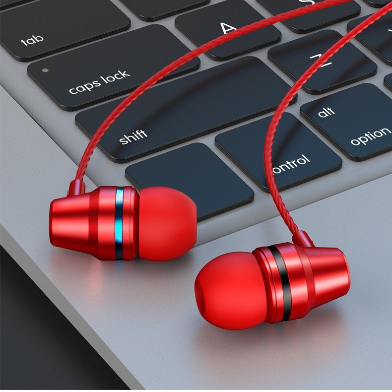 Cross-Border Metal In-Ear Headphones with Inline Control and Microphone, Wired Earbuds with Heavy Bass, Mobile Gaming Headset with Lightning Design