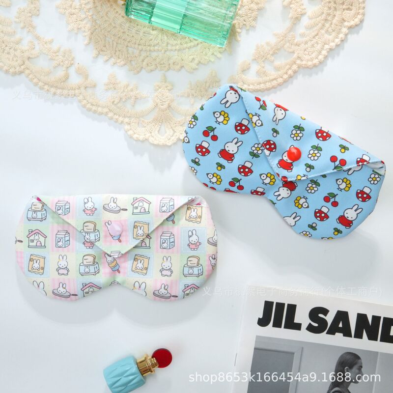 Miffy Rabbit Cute Cartoon Cotton Heart-Shaped Handmade Sunglasses Case, Portable, Dustproof, and Scratch-Resistant Eyeglasses Pouch, Coin Purse, Mommy Bag