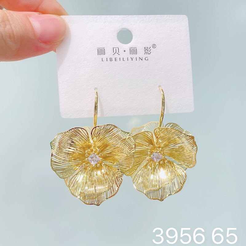 丽贝丽影欧美时尚大气重属个性冷淡风花朵几何耳环小众高级感耳饰|undefined