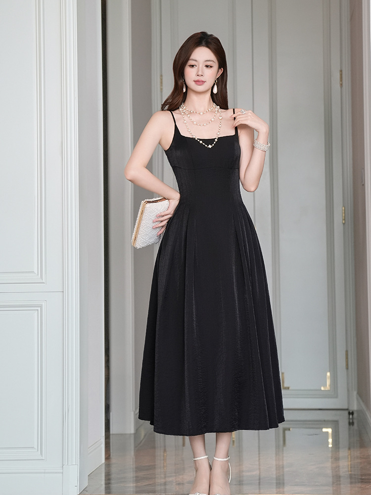 Đầm hai dây không tay cổ vuông thắt eo dáng dài phong cách Pháp — Màu đen