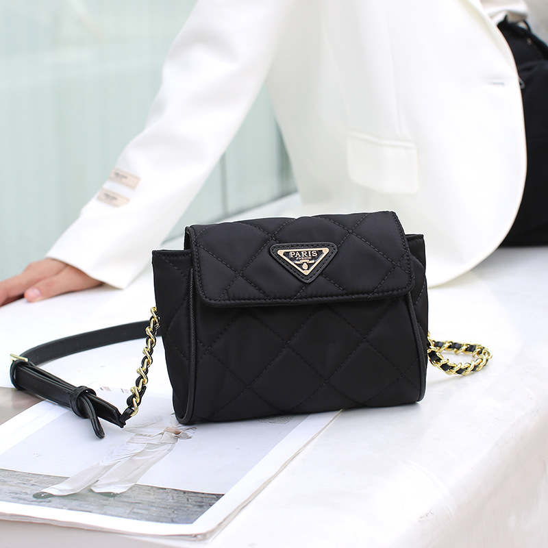 Bolso bandolera pequeño acolchado de tela Oxford 2025, bolso informal simple con cadena, bolso cruzado ligero y moderno para mujer.