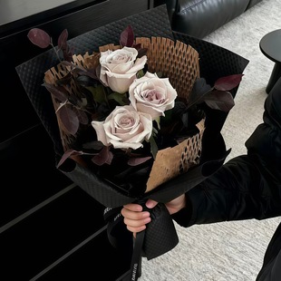 �������õ��С������HҊ����Ů�����˹��o���ո������С������