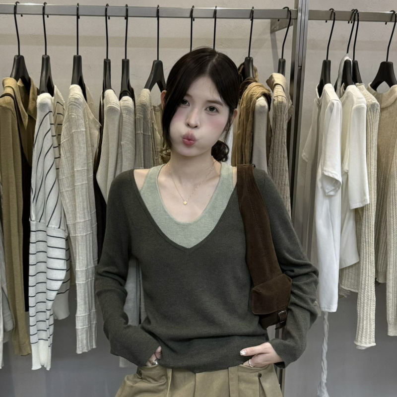 Only One VI+ Autumn Korean-style versatile slimming and age-reducing color-blocking faux two-piece long-sleeve knit sweater 99193 Only One VI+ Autumn Korean-style versatile slimming and age-reducing color-blocking faux two-piece long-sleeve knit sweater 99193