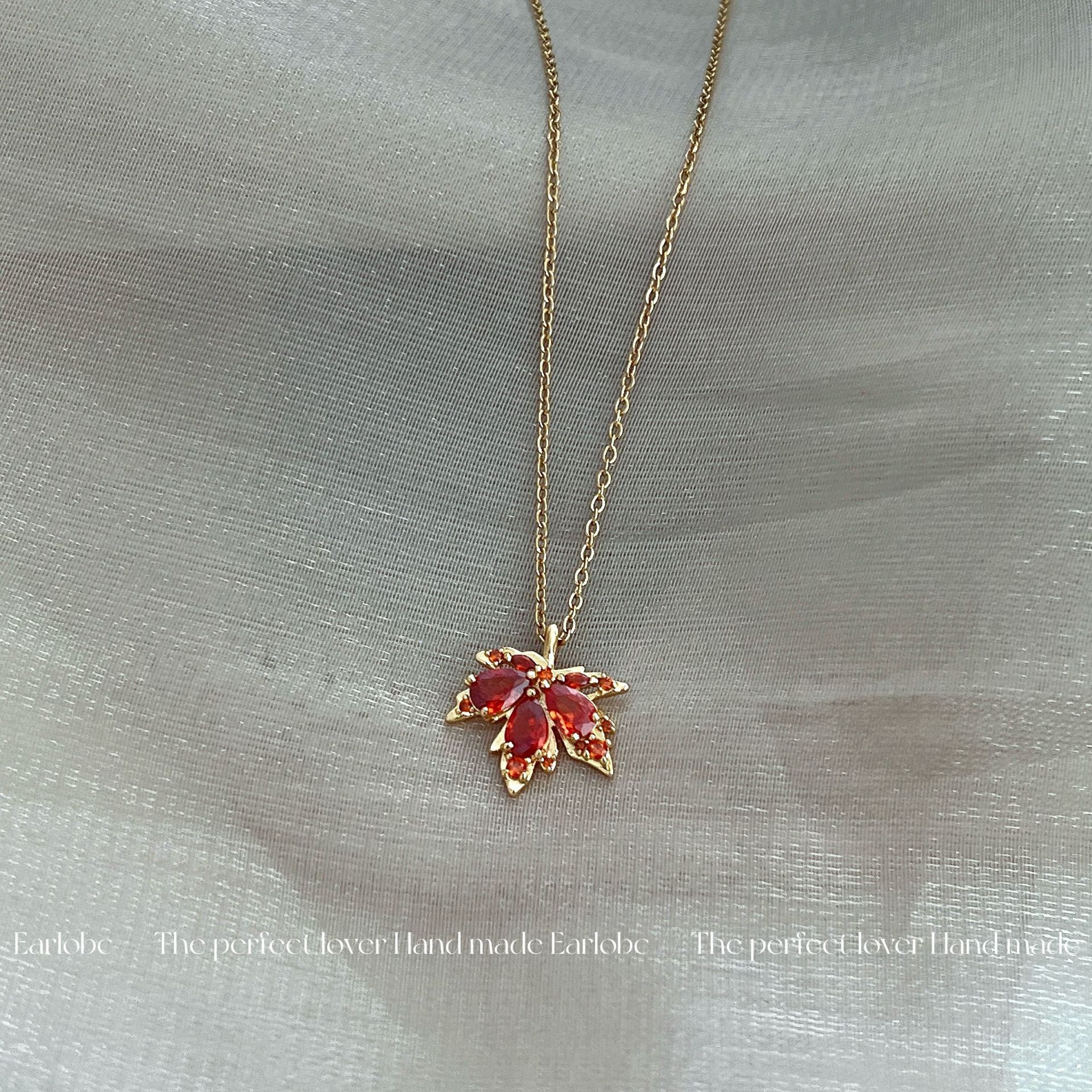 Retro maple leaf