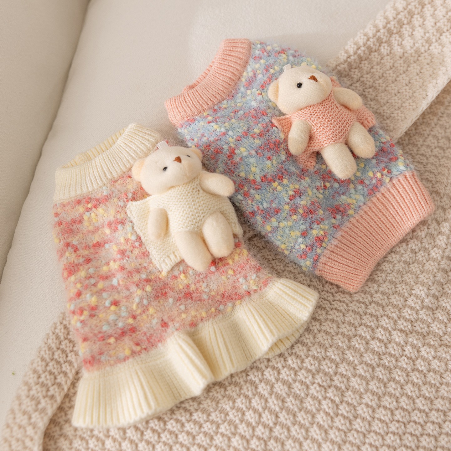 New Princess-Style Dog Clothes for Autumn and Winter, Warm Three-Dimensional Bear Faux Mink Sweater, Devon Cat Pet Clothes