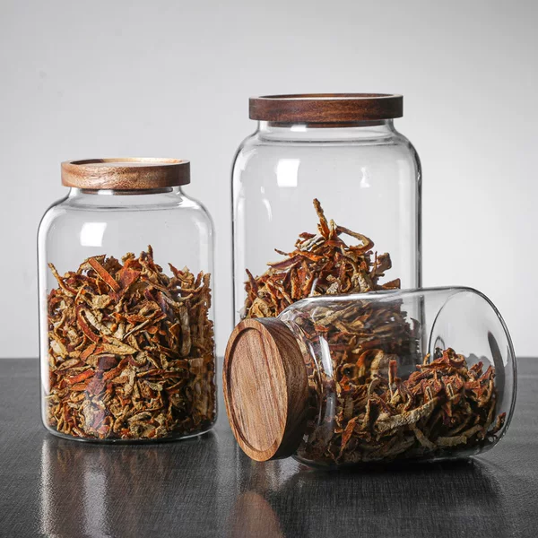 Glass sealed jars, storage jars for tea, Chinese herbal medicine and dried fruit jars, tea canisters, dried fruit display jars, various models available