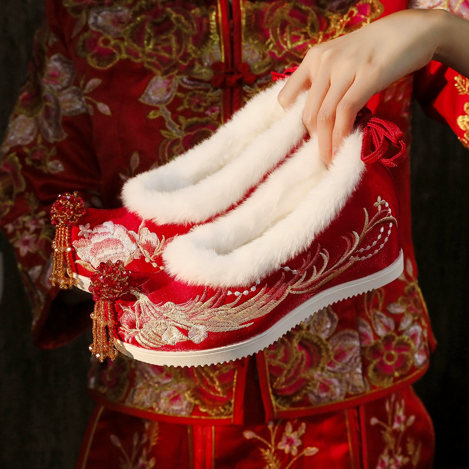 [Fenglaiyi] новые туфли ханьфу с кисточками в старинном стиле вышитые туфли невесты Xiuhe свадебные туфли в китайском стиле тканевые туфли для увеличения внутреннего роста