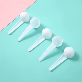 塑料桶;彩泥/粘土/沙;塑料盒