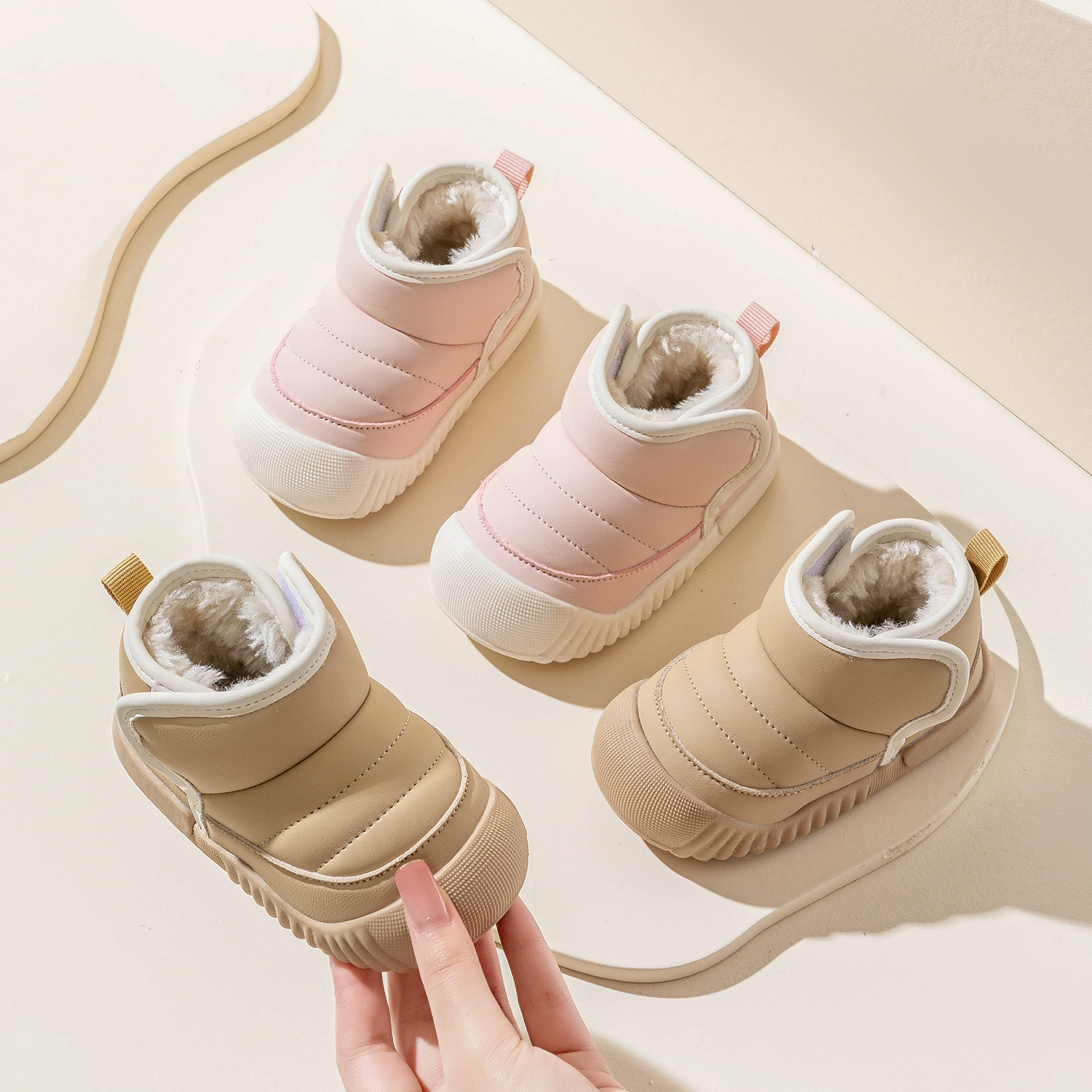 Детские новые бархатные теплые снежные сапоги для детей зимой толстые наружные детские нескользящие мягкие ступенчатые хлопчатобумажные туфли