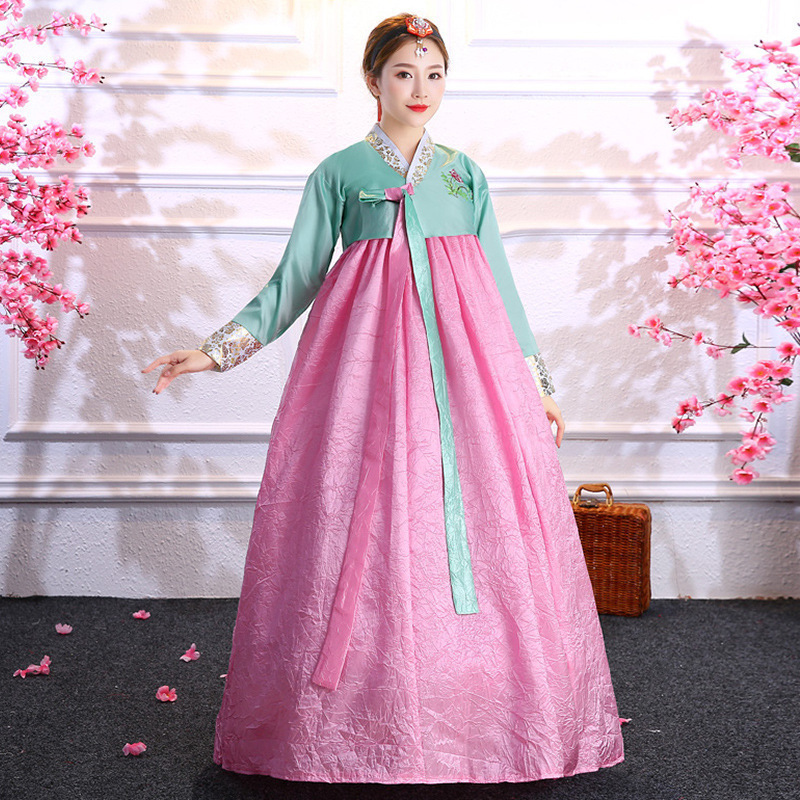 그린 코트 + 핑크 스커트 (플리츠 스타일)