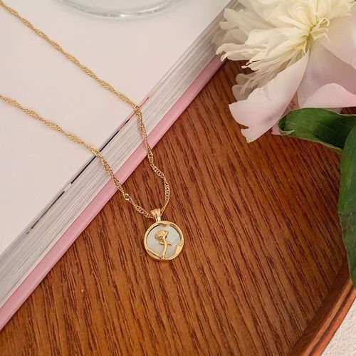 White Minimalist Rose Gold Necklace for Women, Personalized Round Pendant Lockchain, Sweet Niche Design Necklace