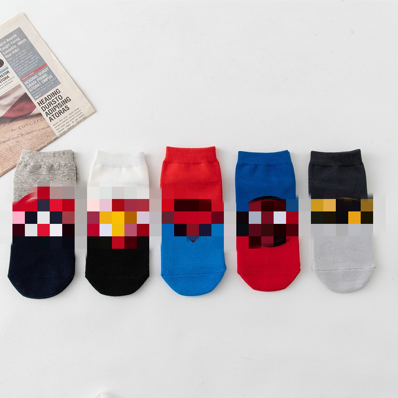 Calcetines de comercio exterior nuevos calcetines lindos de la historieta Calcetines de las mujeres ocasionales coreanas crayón pequeños nuevos calcetines de La Boca baja al por mayor