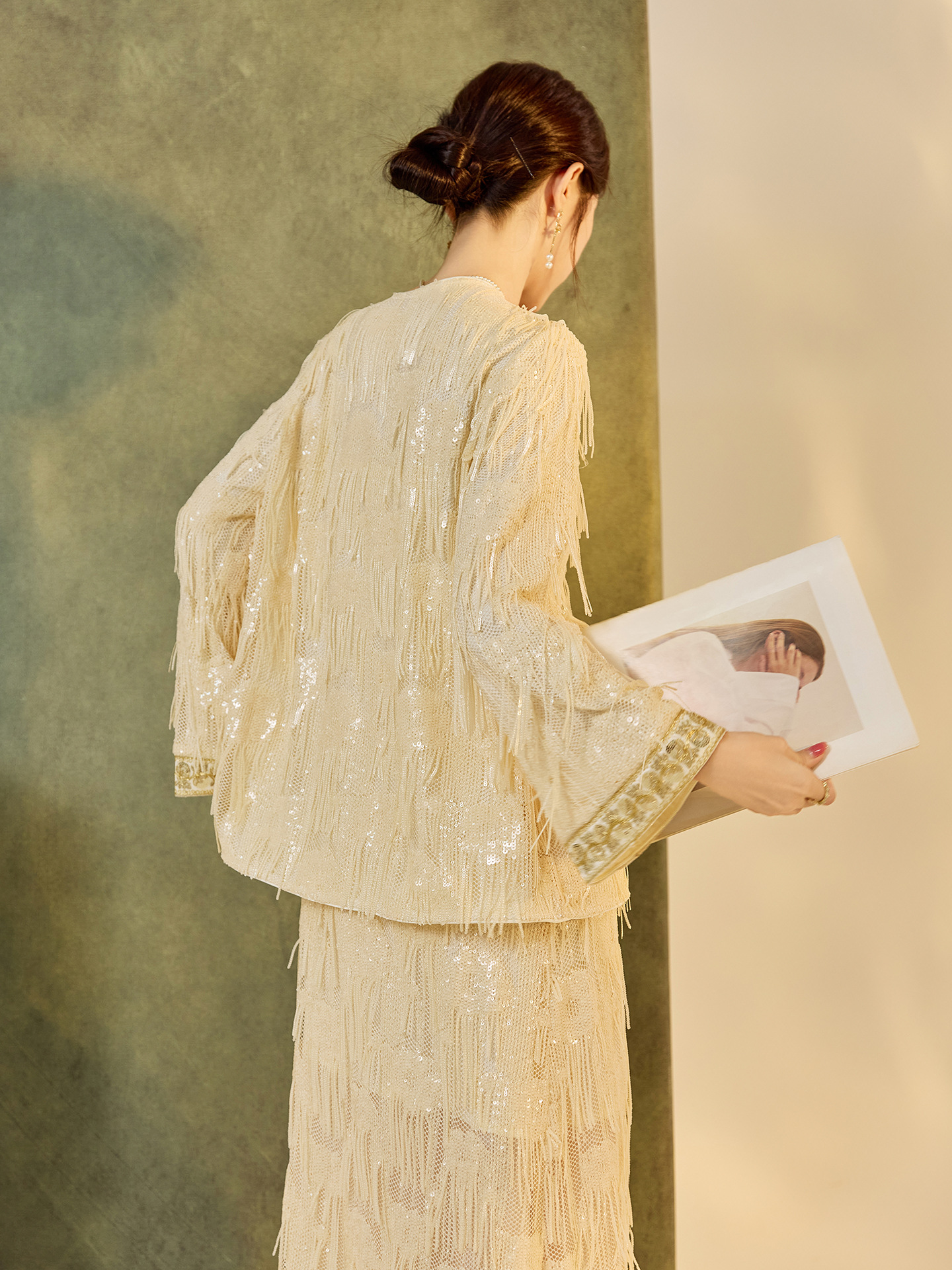 Áo khoác cardigan nữ cổ chữ V thêu tua rua — mơ