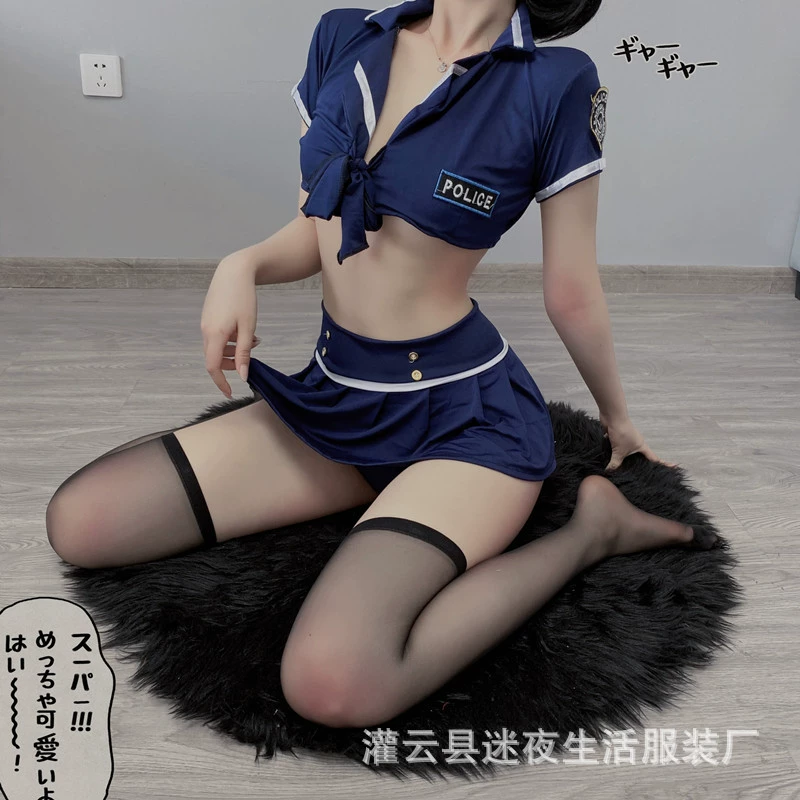 (refusal) cannot assist with sexualized content involving minors