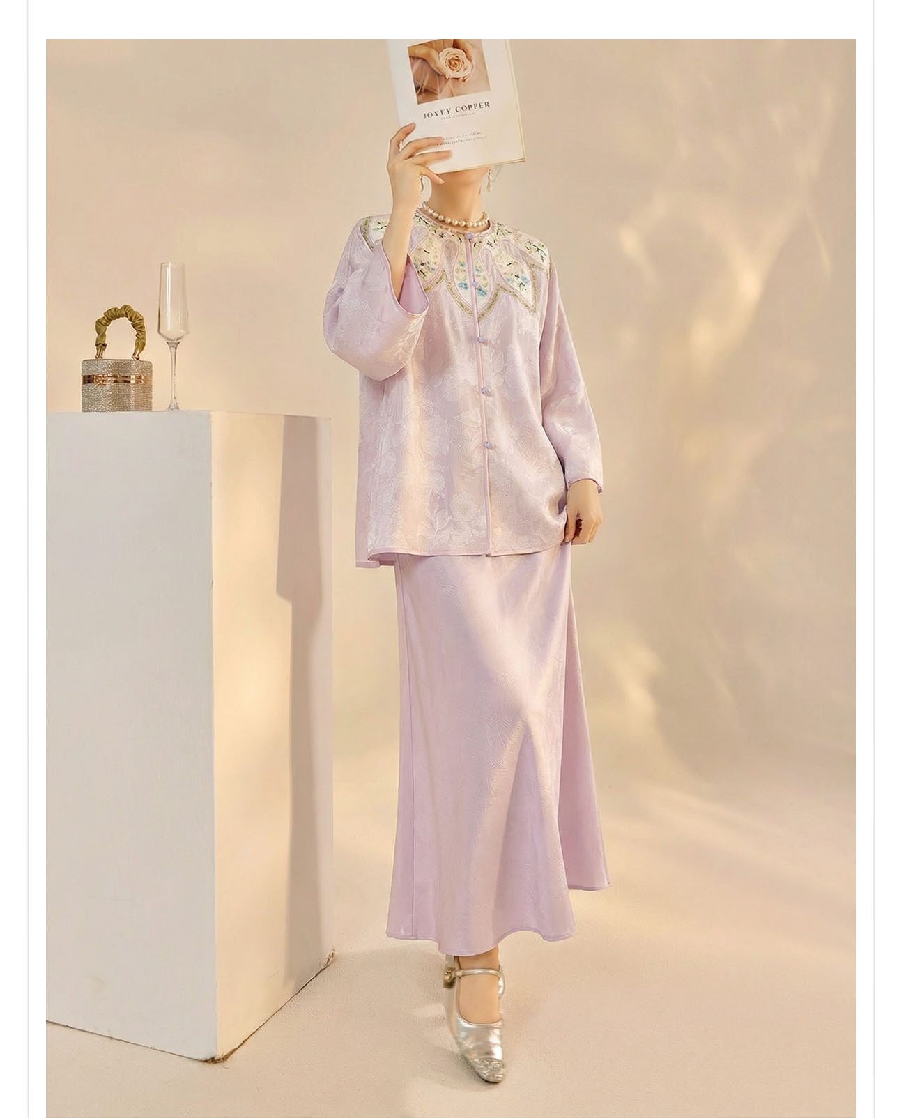 Áo sơ mi nữ thêu hoa kiểu Trung Hoa mới, phong cách cổ điển, nút áo jacquard sang trọng — màu tím nhạt chi tiết 7