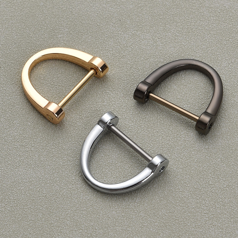 Factory wholesale car key chain high-grade hardware zinc alloy horseshoe buckle D type auto parts key chain customization