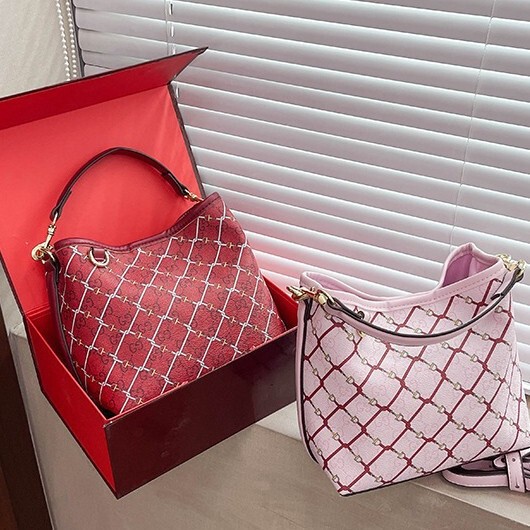 26Emblem Series Small Bucket Bag Gucci Single Shoulder Crossbody Women's Handbag Export Gucci Women's Bag