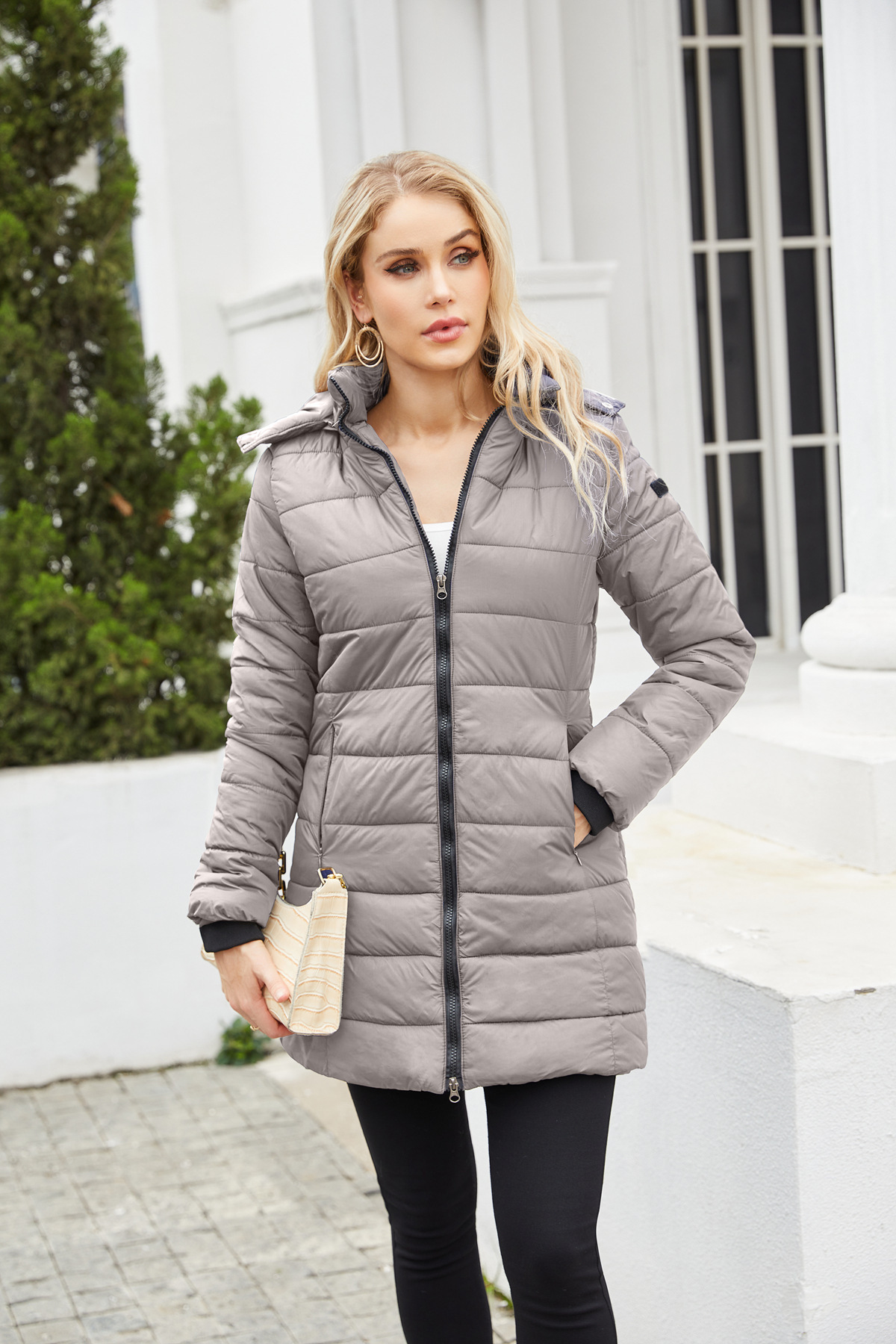 Abrigo de invierno para mujer con capucha extraíble parka impermeable_voghion.com