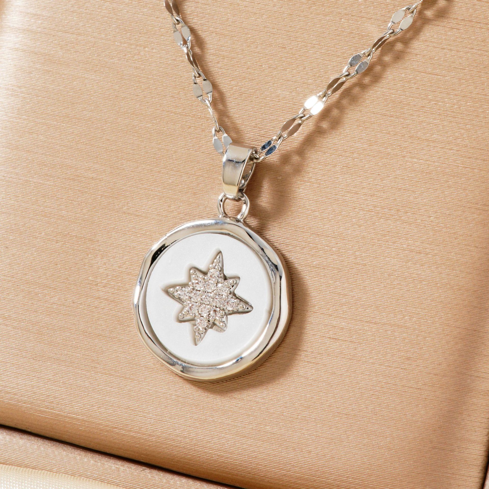 Collar de cadena con estrella de circón estilo coreano hombre_voghion.com